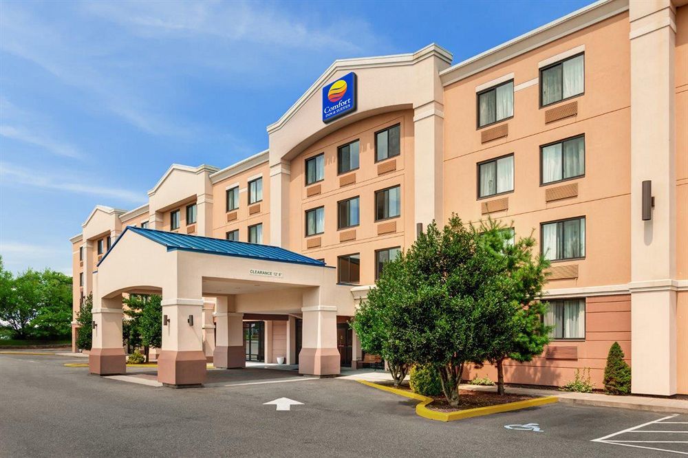 Comfort Inn & Suites Meriden Exterior photo